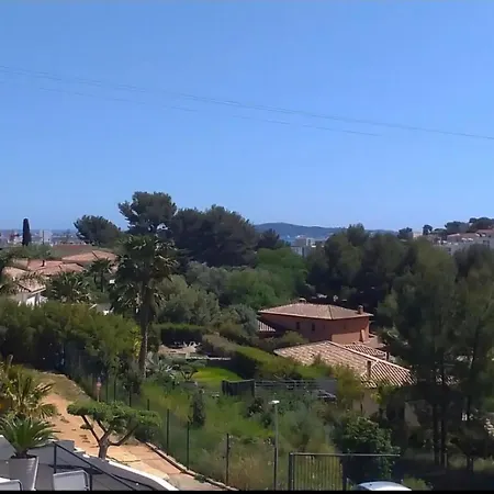 - Toulon - - *